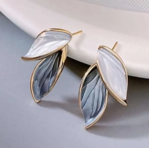 Oil Leaf Painted Stud (E022)