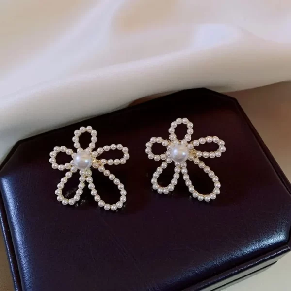 Faux Pearl Flower Stud Earrings (E034)