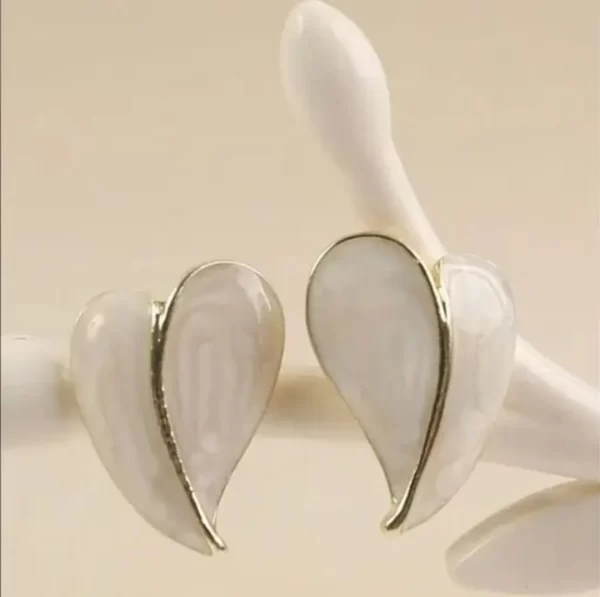 Enamel White Oil Drop Heart Stud Earrings (E011)