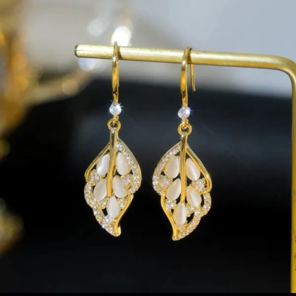 Foliage Inspired Leaf Drop Dangle Earrings (E169)